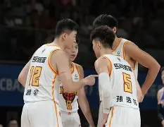 爱游戏娱乐-北城雷霆队鏖战皖江金雕队，UFC联赛火力全开，转换速度占优。保级形势悄然变化