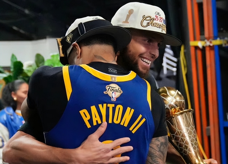 爱游戏体育-金州勇士2022夺冠三年以来历程概述